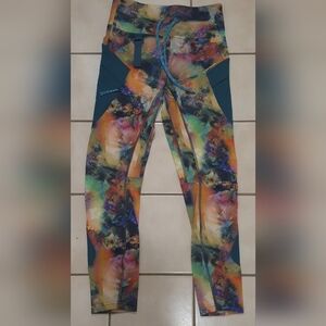Lululemon Cargo Super-High-Rise Hiking Tight 25" – Sunbeam Floral Multi – Size 6